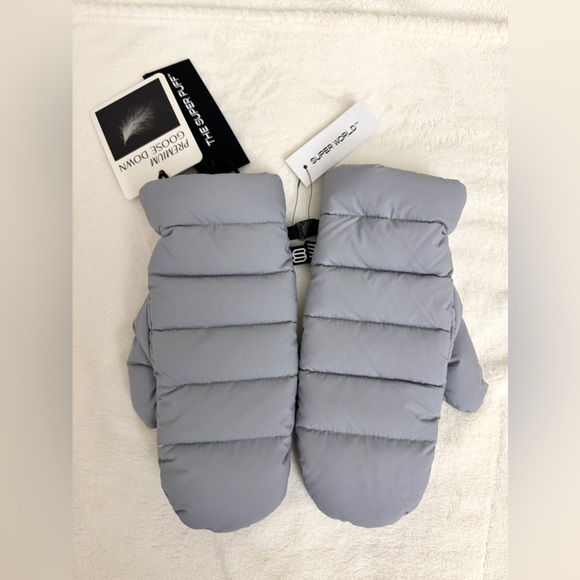 NWT Aritzia The Super Puff™ Mitten - Marble Grey - Picture 2 of 6